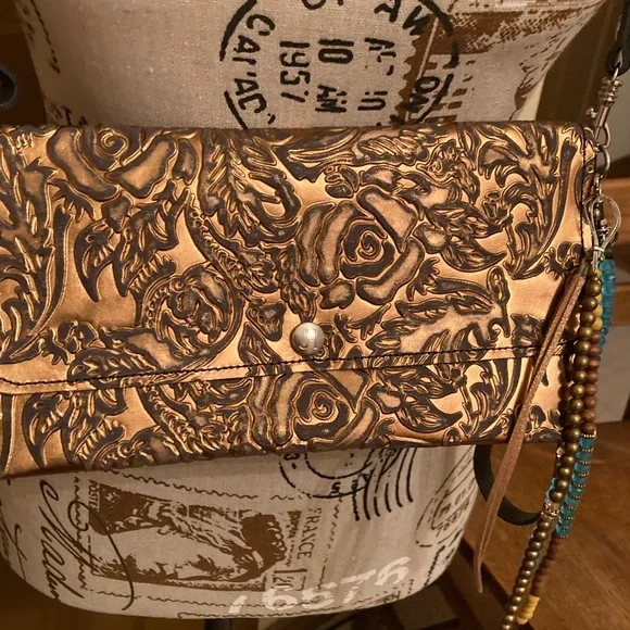 Jill’s Homestead Carly Clutch with Beaded Tassel Bundle NWOT - Picture 1 of 8